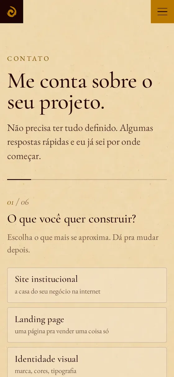 Formulário de contato da Prumo, em papel creme